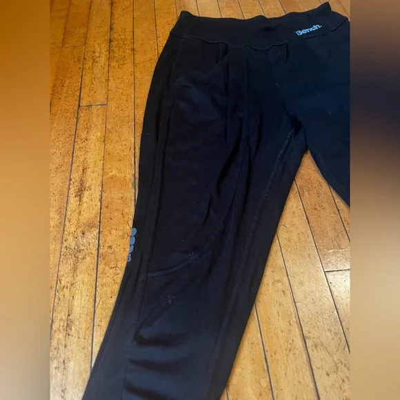 Bench | Capris - Picture 5 of 12